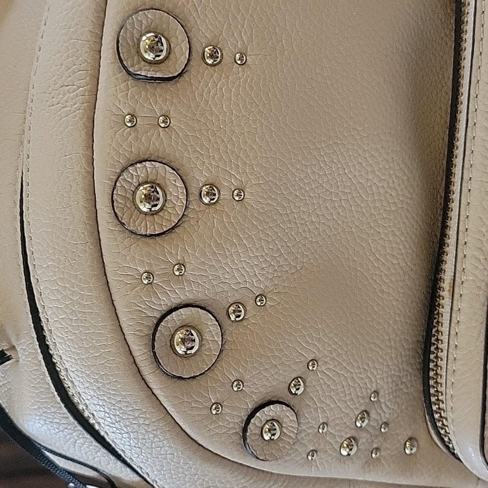 Brand new and beautiful - Picture 2 of 8